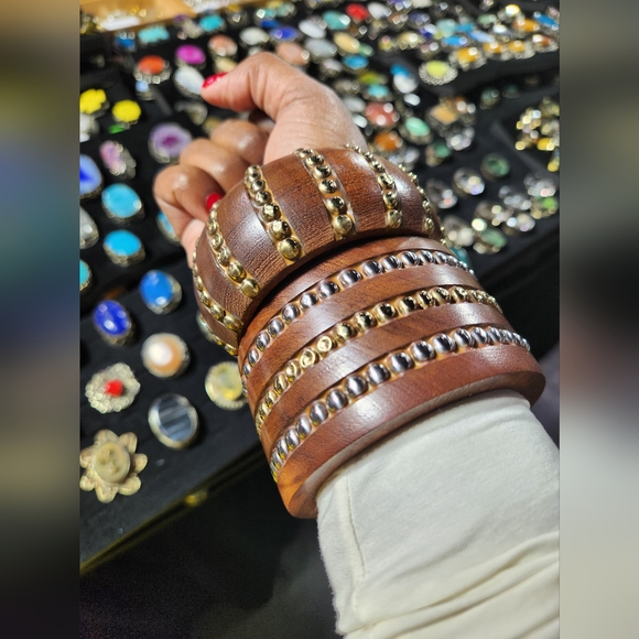 Rich Orange Faceted Acrylic Bracelet - Picture 11 of 16